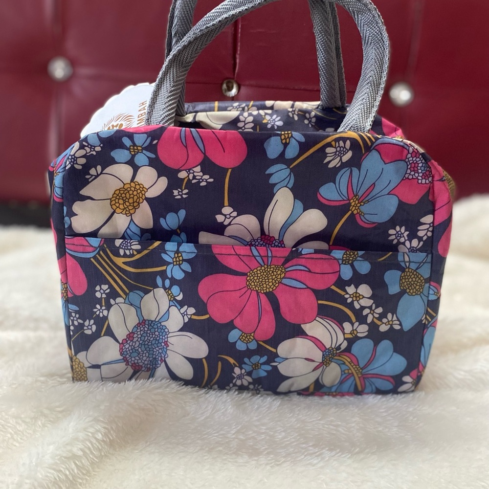 Make up pouch for travelling - Picture 2 of 7